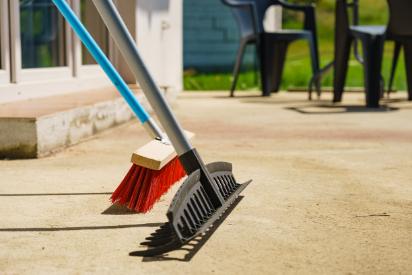 Brushes & Rakes